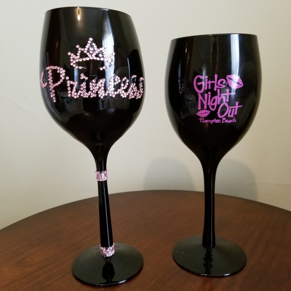 Set of 2 wine glasses